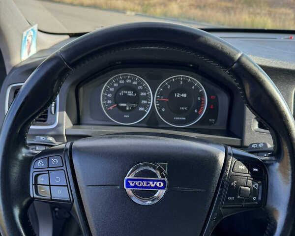 Сірий Вольво B60, об'ємом двигуна 1.56 л та пробігом 271 тис. км за 10300 $, фото 29 на Automoto.ua