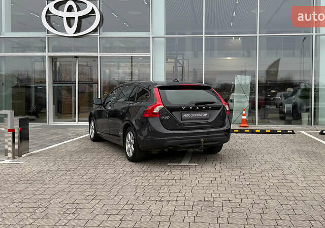 Сірий Вольво B60, об'ємом двигуна 2 л та пробігом 259 тис. км за 8500 $, фото 1 на Automoto.ua