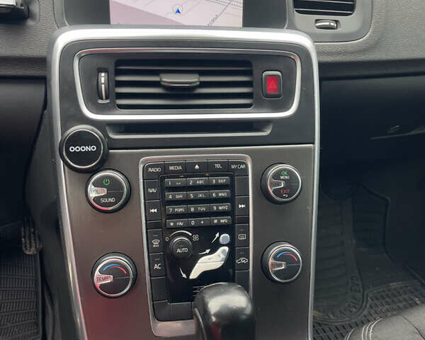 Серый Вольво B60, объемом двигателя 1.98 л и пробегом 254 тыс. км за 10499 $, фото 15 на Automoto.ua