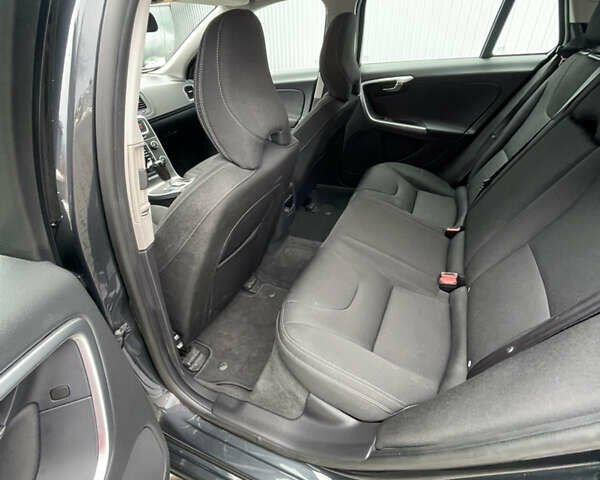 Серый Вольво B60, объемом двигателя 1.98 л и пробегом 254 тыс. км за 10499 $, фото 32 на Automoto.ua