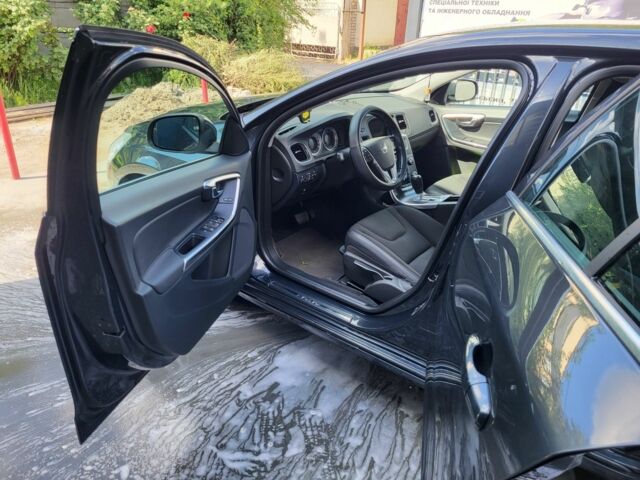 Сірий Вольво B60, об'ємом двигуна 1.6 л та пробігом 187 тис. км за 12200 $, фото 5 на Automoto.ua