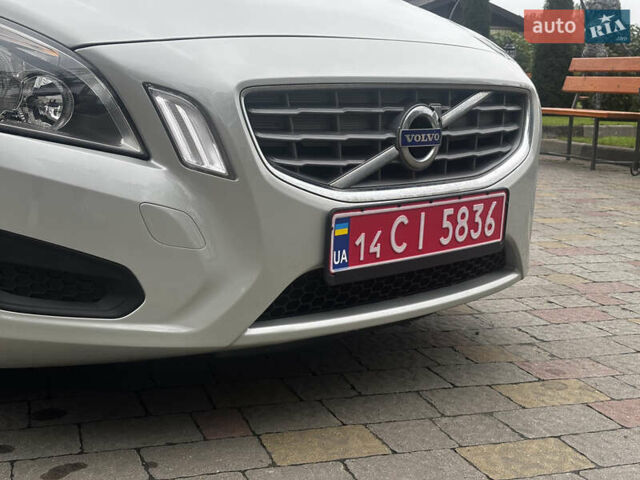Сірий Вольво B60, об'ємом двигуна 1.6 л та пробігом 212 тис. км за 10850 $, фото 35 на Automoto.ua