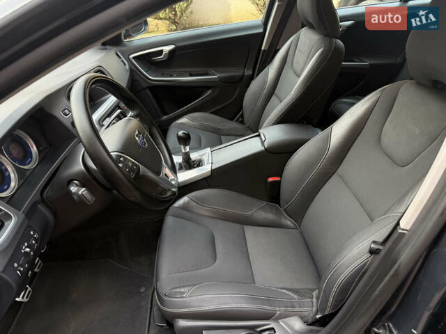 Сірий Вольво B60, об'ємом двигуна 1.56 л та пробігом 206 тис. км за 10999 $, фото 46 на Automoto.ua