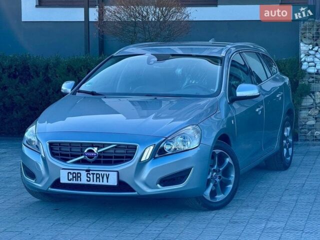 Сірий Вольво B60, об'ємом двигуна 1.6 л та пробігом 222 тис. км за 10800 $, фото 1 на Automoto.ua