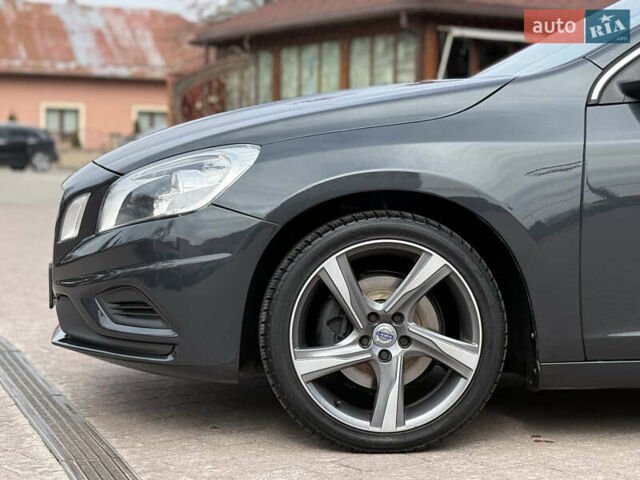 Сірий Вольво B60, об'ємом двигуна 1.56 л та пробігом 206 тис. км за 10999 $, фото 16 на Automoto.ua