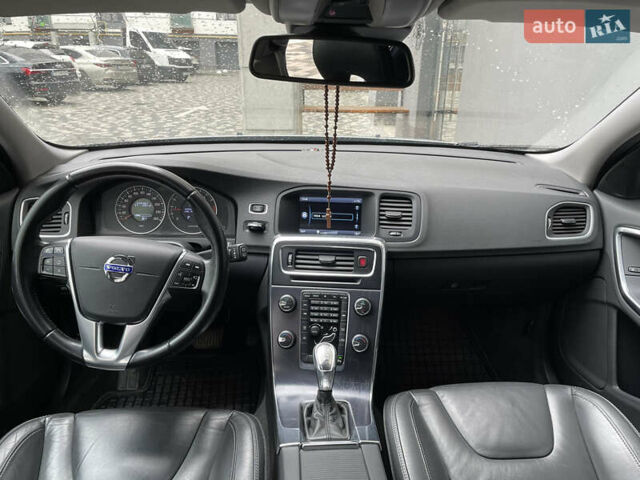 Серый Вольво B60, объемом двигателя 1.6 л и пробегом 245 тыс. км за 9700 $, фото 19 на Automoto.ua