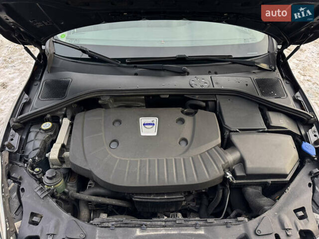 Серый Вольво B60, объемом двигателя 2 л и пробегом 239 тыс. км за 11599 $, фото 51 на Automoto.ua