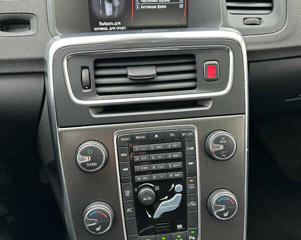 Сірий Вольво B60, об'ємом двигуна 2.4 л та пробігом 260 тис. км за 12400 $, фото 46 на Automoto.ua