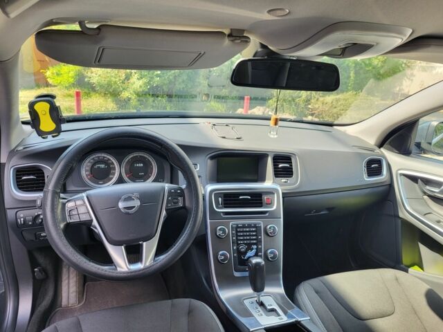 Сірий Вольво B60, об'ємом двигуна 1.6 л та пробігом 187 тис. км за 12200 $, фото 7 на Automoto.ua