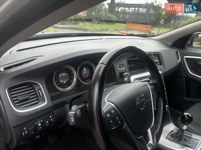 Сірий Вольво B60, об'ємом двигуна 1.6 л та пробігом 212 тис. км за 10850 $, фото 93 на Automoto.ua