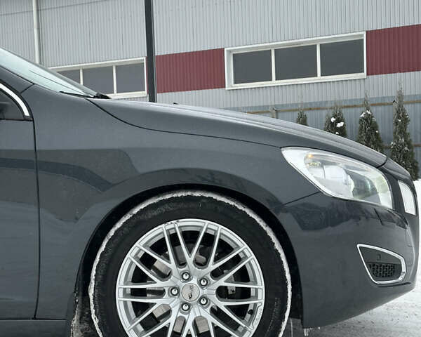 Сірий Вольво B60, об'ємом двигуна 2.4 л та пробігом 260 тис. км за 12400 $, фото 13 на Automoto.ua