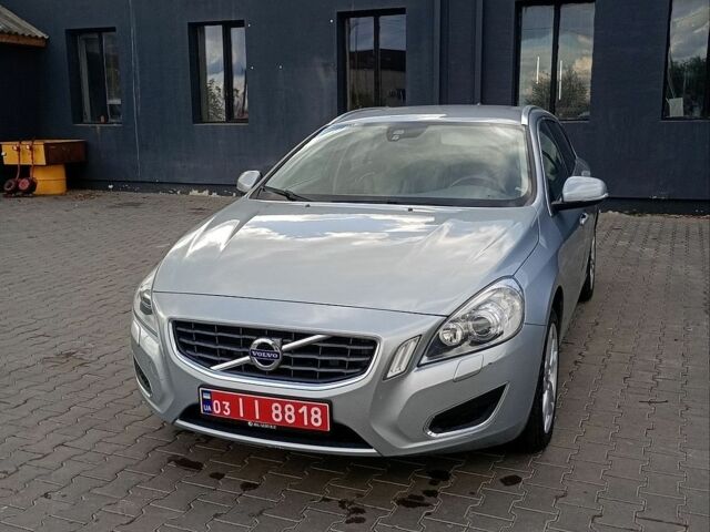 Сірий Вольво B60, об'ємом двигуна 1.6 л та пробігом 250 тис. км за 8650 $, фото 2 на Automoto.ua