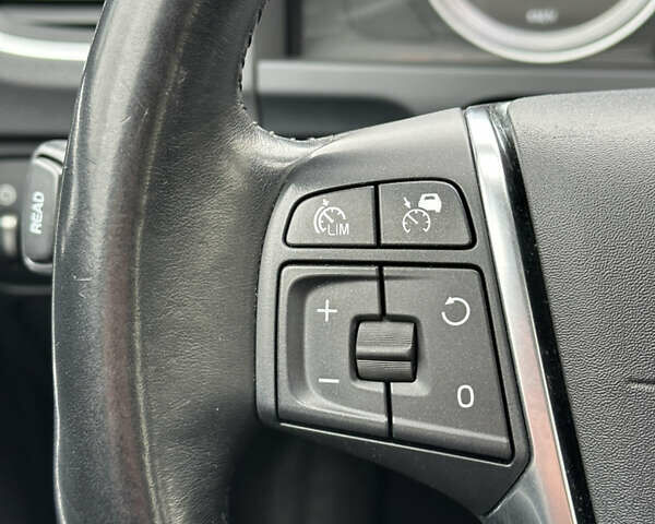 Сірий Вольво B60, об'ємом двигуна 2.4 л та пробігом 260 тис. км за 12400 $, фото 42 на Automoto.ua