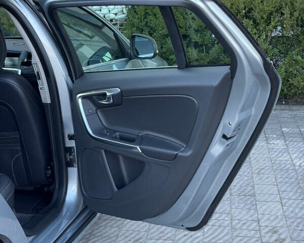 Сірий Вольво B60, об'ємом двигуна 1.6 л та пробігом 222 тис. км за 10999 $, фото 38 на Automoto.ua