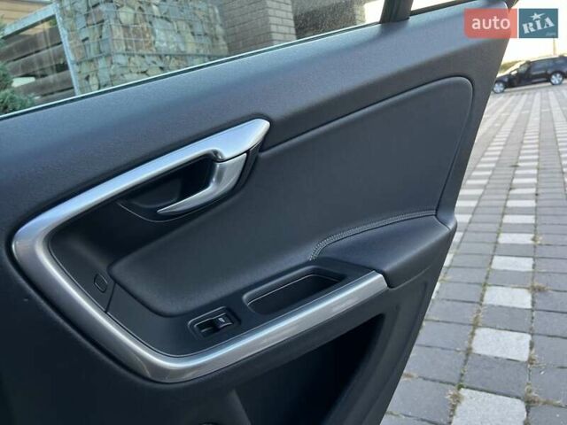 Серый Вольво B60, объемом двигателя 1.6 л и пробегом 217 тыс. км за 11350 $, фото 106 на Automoto.ua