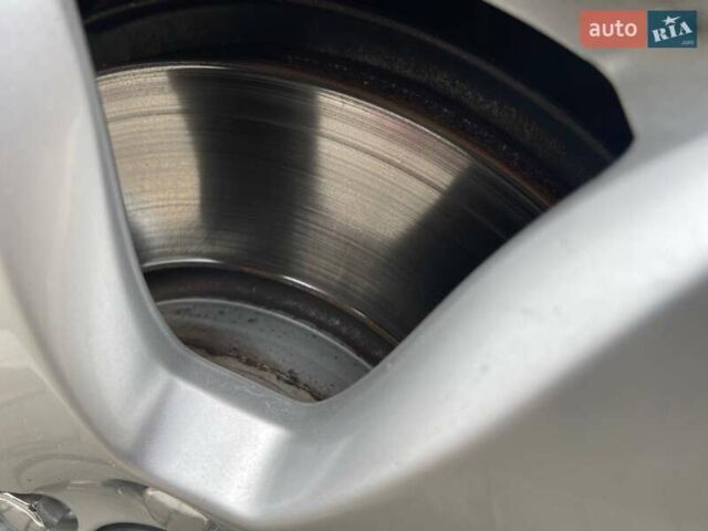 Сірий Вольво B60, об'ємом двигуна 2 л та пробігом 289 тис. км за 11400 $, фото 65 на Automoto.ua