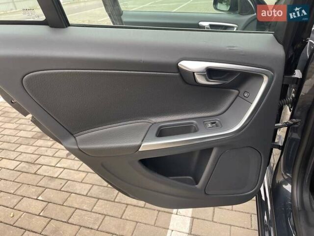 Серый Вольво B60, объемом двигателя 2 л и пробегом 299 тыс. км за 11600 $, фото 34 на Automoto.ua