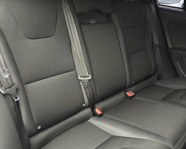 Серый Вольво B60, объемом двигателя 2 л и пробегом 243 тыс. км за 14500 $, фото 30 на Automoto.ua