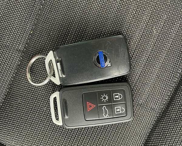Серый Вольво B60, объемом двигателя 2 л и пробегом 300 тыс. км за 12200 $, фото 73 на Automoto.ua
