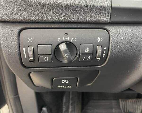 Сірий Вольво B60, об'ємом двигуна 2 л та пробігом 289 тис. км за 11400 $, фото 27 на Automoto.ua