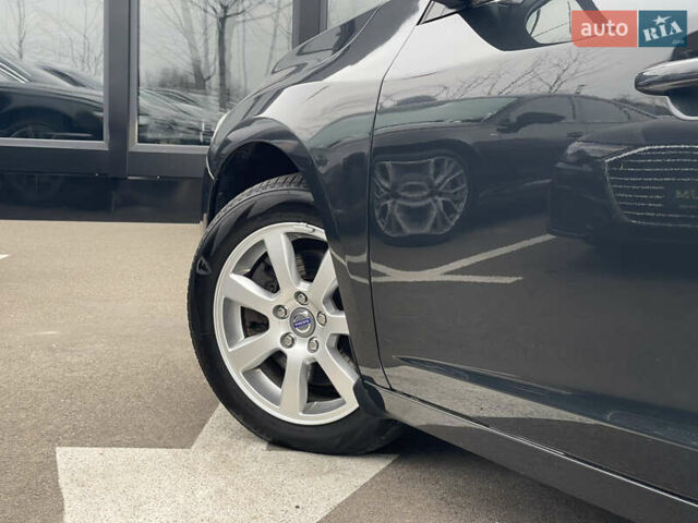 Серый Вольво B60, объемом двигателя 2 л и пробегом 109 тыс. км за 14800 $, фото 7 на Automoto.ua