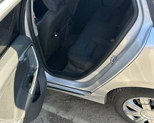 Серый Вольво B60, объемом двигателя 1.56 л и пробегом 255 тыс. км за 12300 $, фото 2 на Automoto.ua