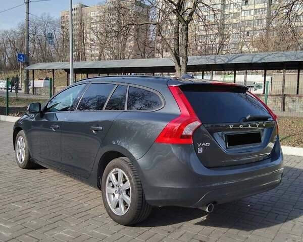 Серый Вольво B60, объемом двигателя 1.98 л и пробегом 109 тыс. км за 15400 $, фото 2 на Automoto.ua