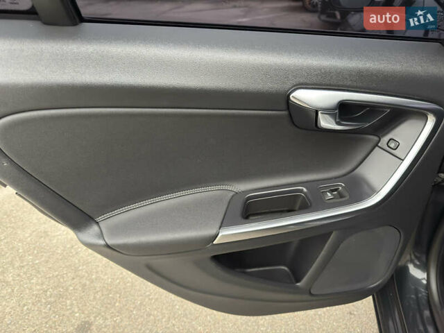 Серый Вольво B60, объемом двигателя 2 л и пробегом 243 тыс. км за 14500 $, фото 27 на Automoto.ua