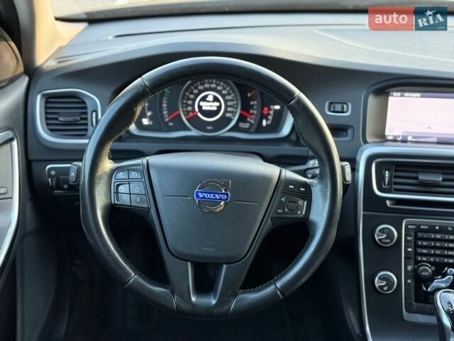 Сірий Вольво B60, об'ємом двигуна 2.4 л та пробігом 256 тис. км за 13900 $, фото 29 на Automoto.ua