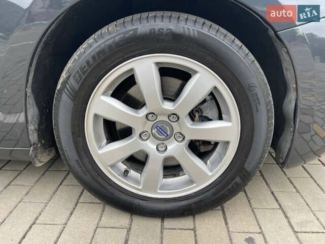 Серый Вольво B60, объемом двигателя 2 л и пробегом 300 тыс. км за 12200 $, фото 65 на Automoto.ua
