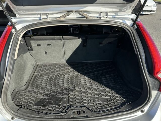 Серый Вольво B60, объемом двигателя 1.6 л и пробегом 255 тыс. км за 12300 $, фото 6 на Automoto.ua