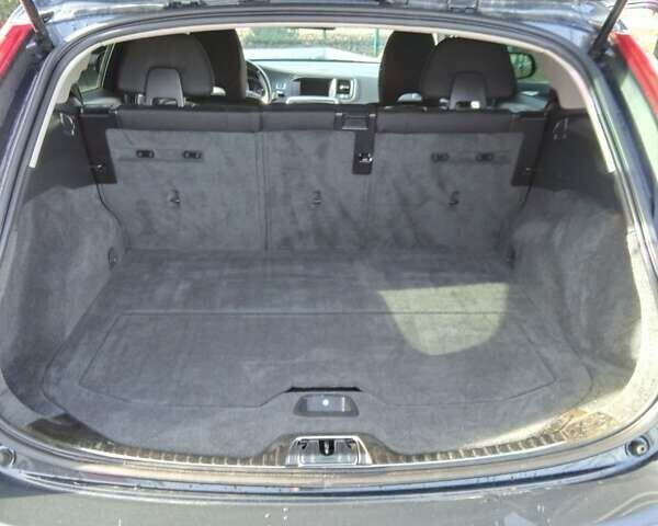 Серый Вольво B60, объемом двигателя 1.98 л и пробегом 109 тыс. км за 15400 $, фото 12 на Automoto.ua