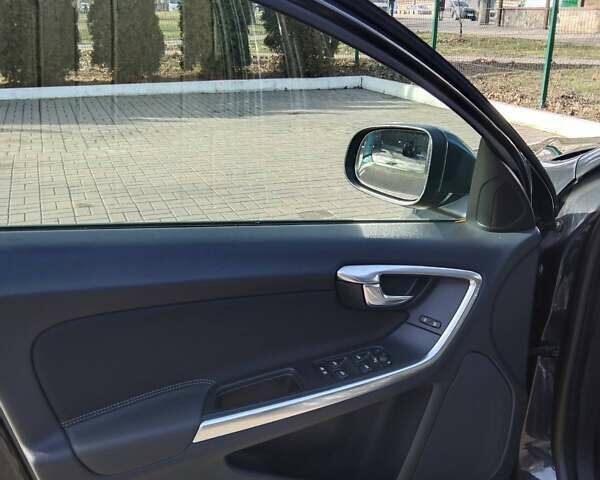 Серый Вольво B60, объемом двигателя 1.98 л и пробегом 109 тыс. км за 15400 $, фото 7 на Automoto.ua