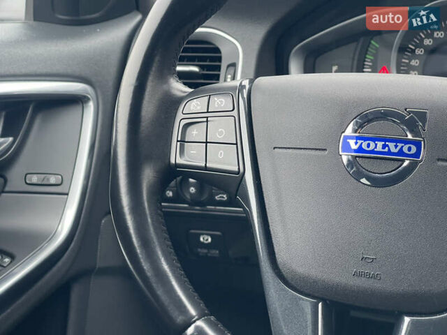 Серый Вольво B60, объемом двигателя 2 л и пробегом 109 тыс. км за 14800 $, фото 18 на Automoto.ua