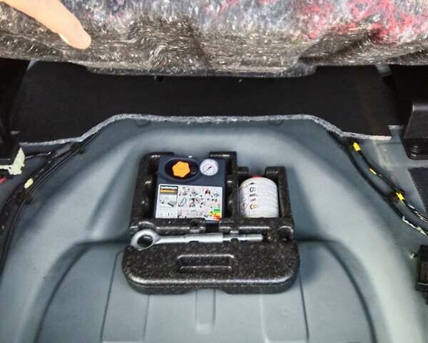 Серый Вольво B60, объемом двигателя 1.98 л и пробегом 109 тыс. км за 15400 $, фото 14 на Automoto.ua