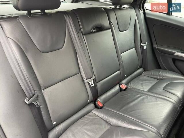 Сірий Вольво B60, об'ємом двигуна 2 л та пробігом 289 тис. км за 11400 $, фото 44 на Automoto.ua