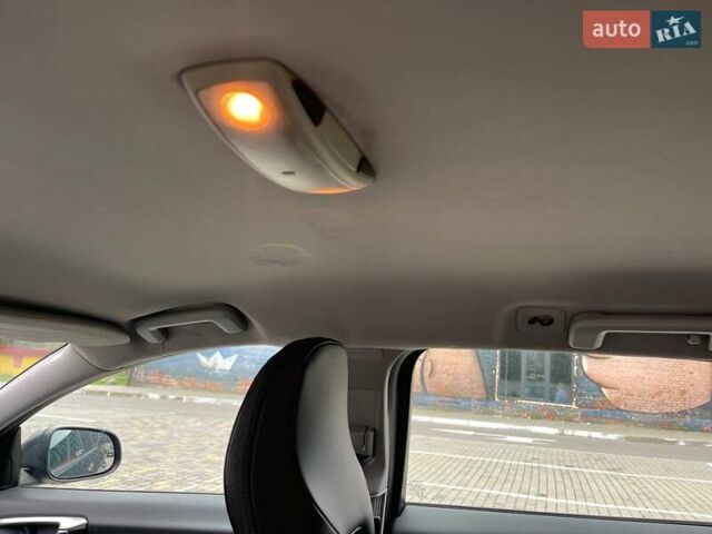 Серый Вольво B60, объемом двигателя 2 л и пробегом 299 тыс. км за 11600 $, фото 37 на Automoto.ua