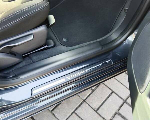 Серый Вольво B60, объемом двигателя 1.98 л и пробегом 109 тыс. км за 15400 $, фото 11 на Automoto.ua