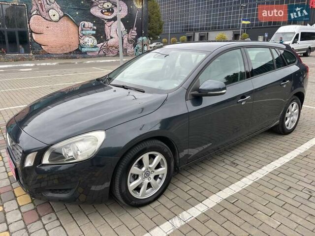 Серый Вольво B60, объемом двигателя 2 л и пробегом 300 тыс. км за 12200 $, фото 3 на Automoto.ua