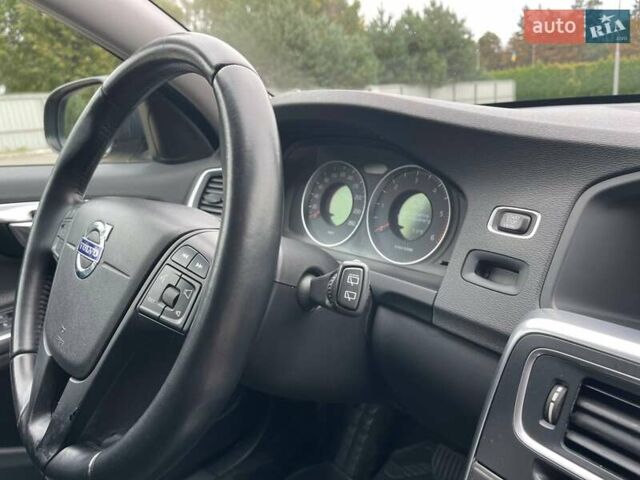 Серый Вольво B60, объемом двигателя 2 л и пробегом 299 тыс. км за 11600 $, фото 38 на Automoto.ua