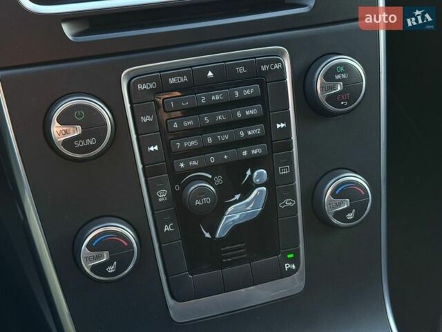 Сірий Вольво B60, об'ємом двигуна 2.4 л та пробігом 256 тис. км за 13900 $, фото 35 на Automoto.ua