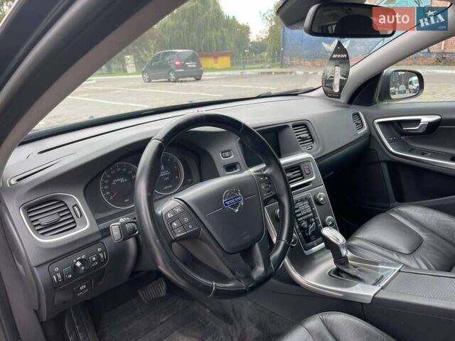 Серый Вольво B60, объемом двигателя 2 л и пробегом 300 тыс. км за 12200 $, фото 34 на Automoto.ua