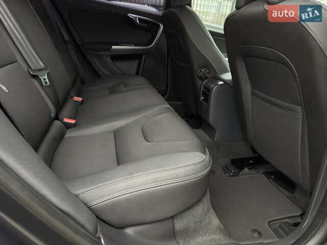 Серый Вольво B60, объемом двигателя 2 л и пробегом 243 тыс. км за 14500 $, фото 29 на Automoto.ua