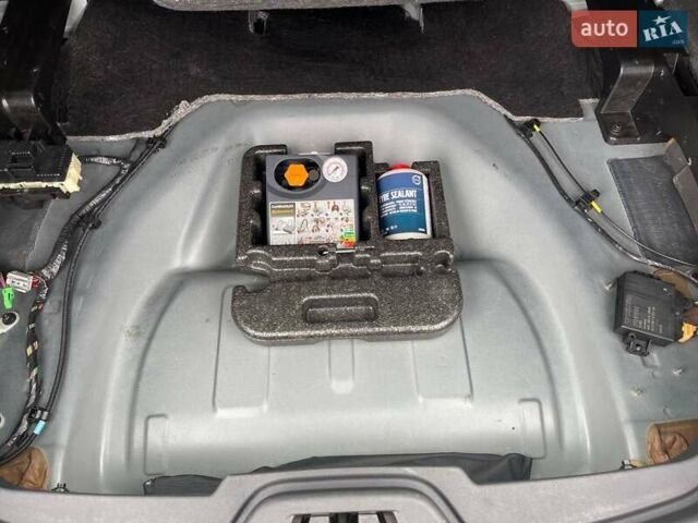 Серый Вольво B60, объемом двигателя 2 л и пробегом 299 тыс. км за 11600 $, фото 52 на Automoto.ua