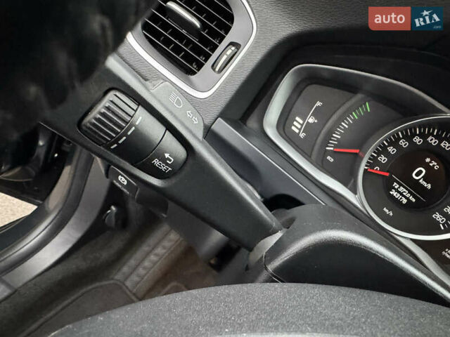 Серый Вольво B60, объемом двигателя 2 л и пробегом 243 тыс. км за 14500 $, фото 49 на Automoto.ua