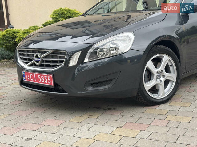 Сірий Вольво B60, об'ємом двигуна 1.6 л та пробігом 197 тис. км за 10850 $, фото 4 на Automoto.ua