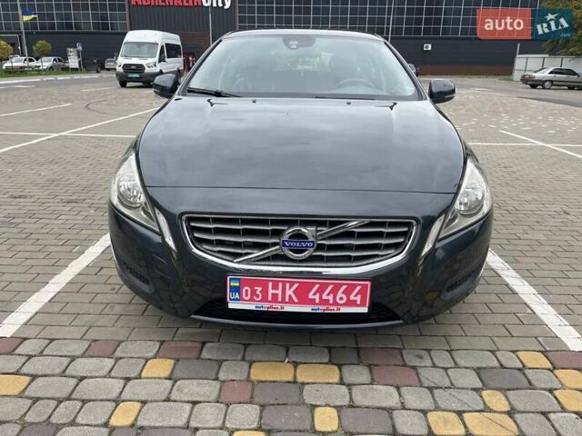 Серый Вольво B60, объемом двигателя 2 л и пробегом 300 тыс. км за 12200 $, фото 17 на Automoto.ua