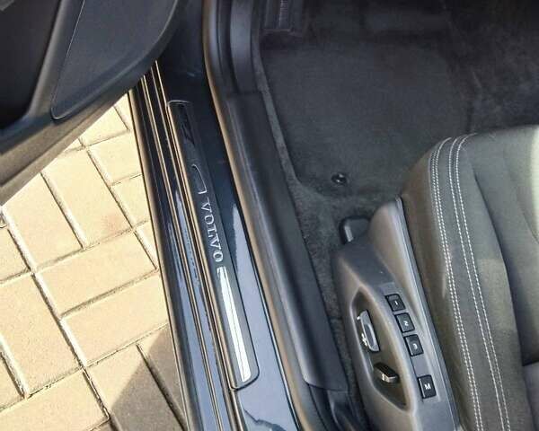 Серый Вольво B60, объемом двигателя 1.98 л и пробегом 109 тыс. км за 15400 $, фото 9 на Automoto.ua