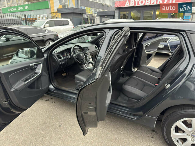 Серый Вольво B60, объемом двигателя 2 л и пробегом 243 тыс. км за 14500 $, фото 18 на Automoto.ua