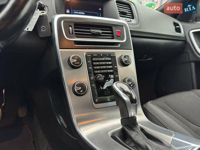 Серый Вольво B60, объемом двигателя 2 л и пробегом 243 тыс. км за 14500 $, фото 38 на Automoto.ua